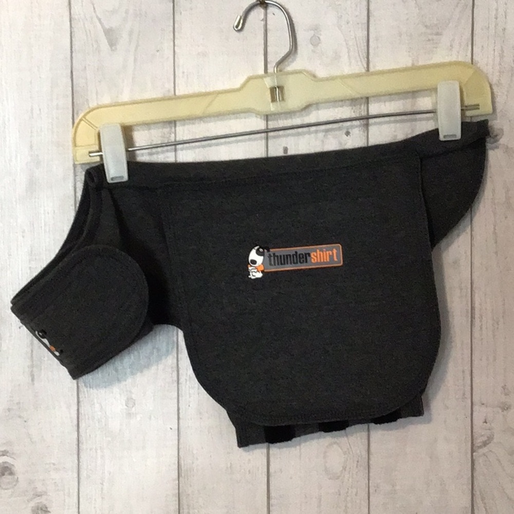 EUC Size M Dog Thundershirt
